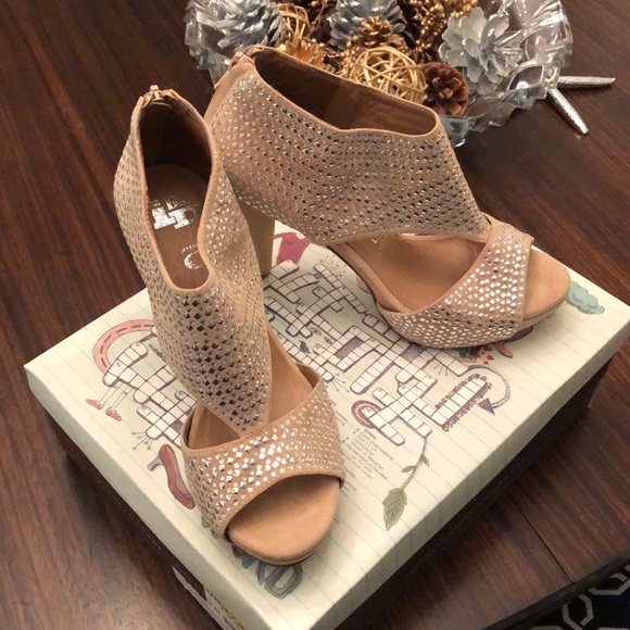 Jeffrey Campbell “Rally” High Heels - Picture 4 of 7